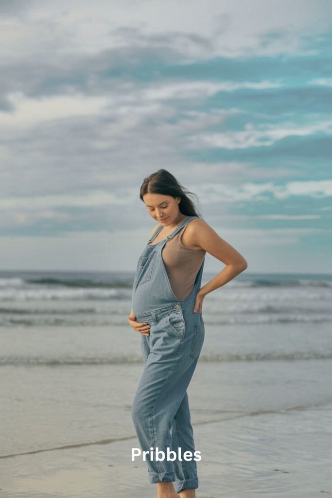 denim maternity outfits