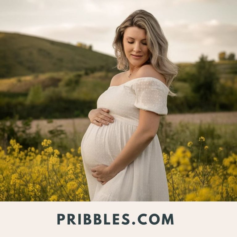 17 Comfortable Maternity Outfits for Summer (Cute and Airy)